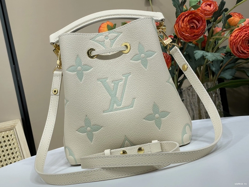 WIS VUITTON LOUIS NÉONOÉ BB 1205